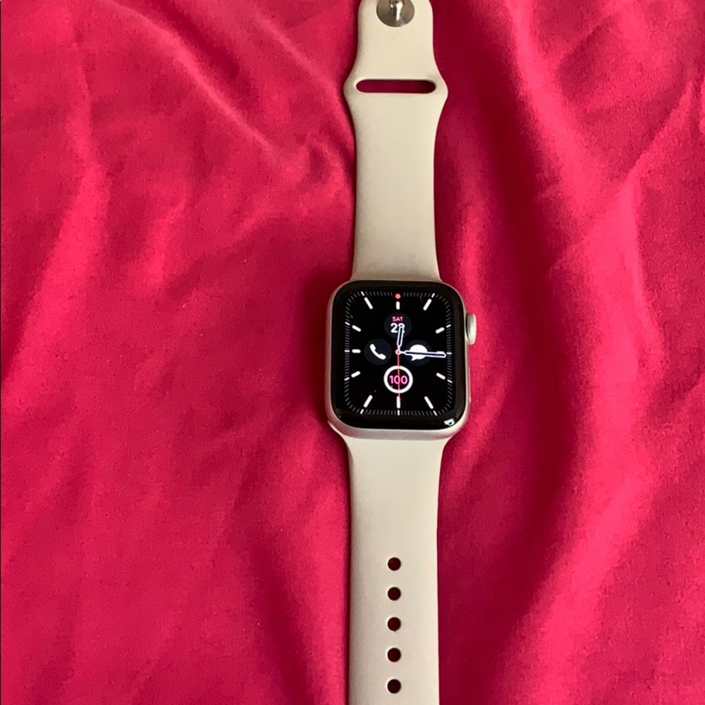 Apple Watch 4 GPS + Cellular Aluminum
